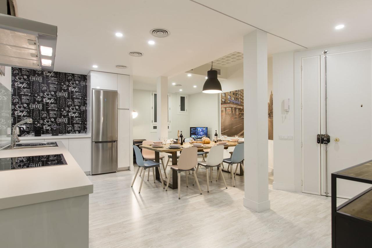 Bookinmadrid Com - Cascorro Sq 18 Pax Appartement Madrid