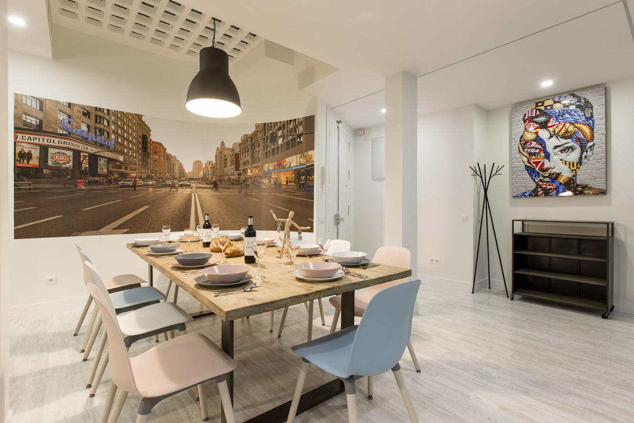 Bookinmadrid Com - Cascorro Sq 18 Pax Appartement Madrid